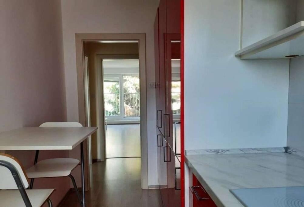 Modern And Light 2-Room Apartment Вена Экстерьер фото