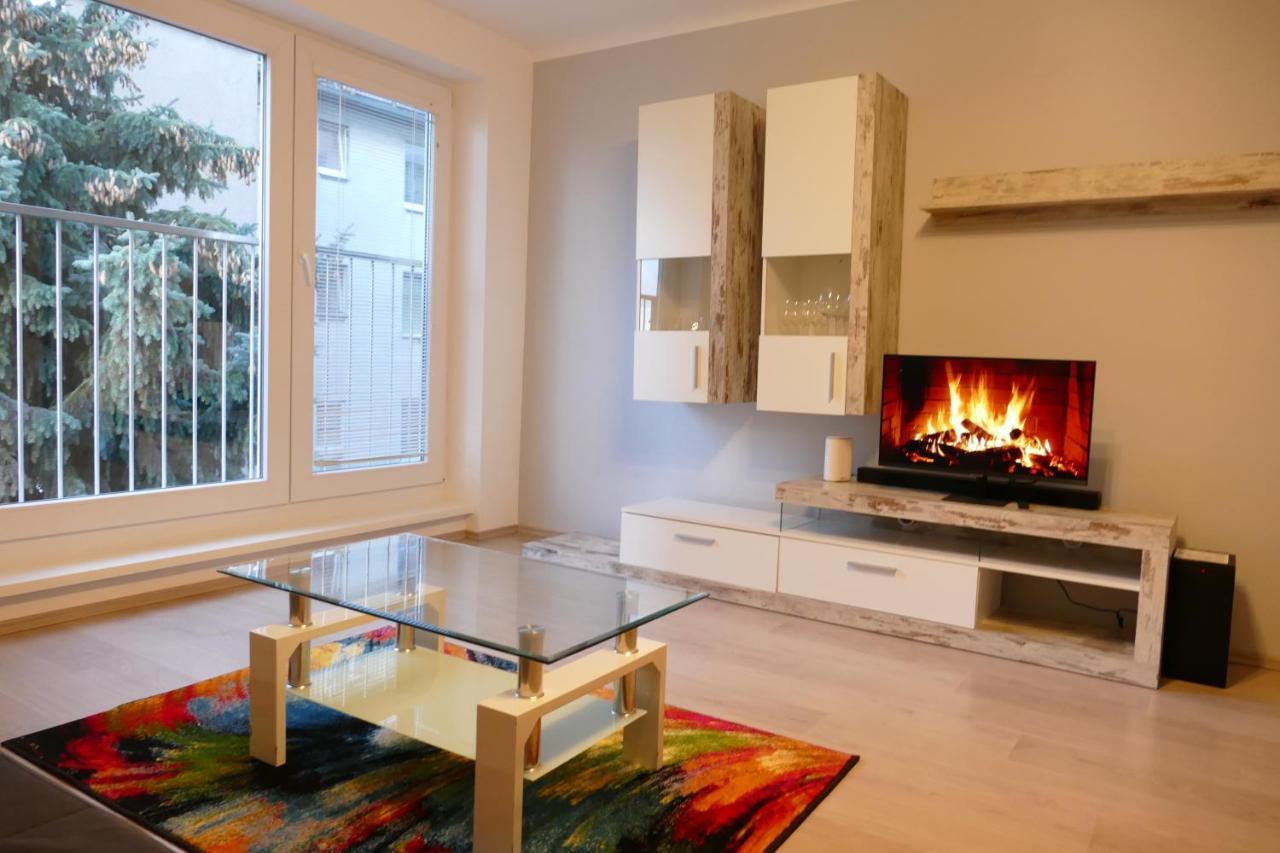 Modern And Light 2-Room Apartment Вена Экстерьер фото