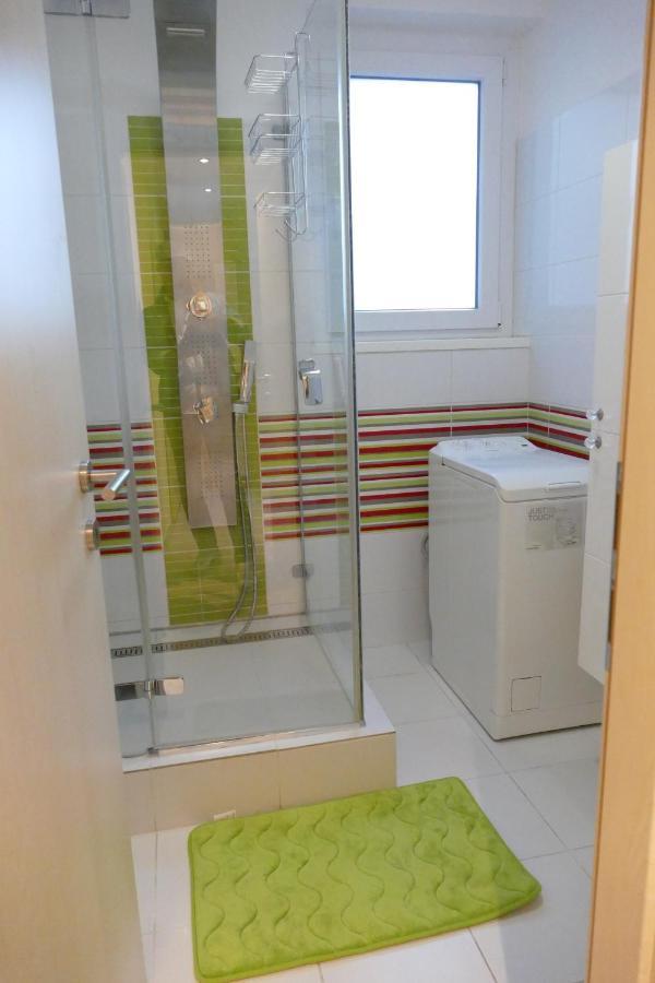 Modern And Light 2-Room Apartment Вена Экстерьер фото