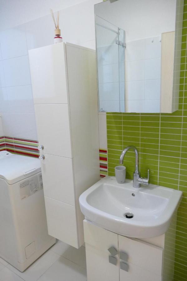 Modern And Light 2-Room Apartment Вена Экстерьер фото